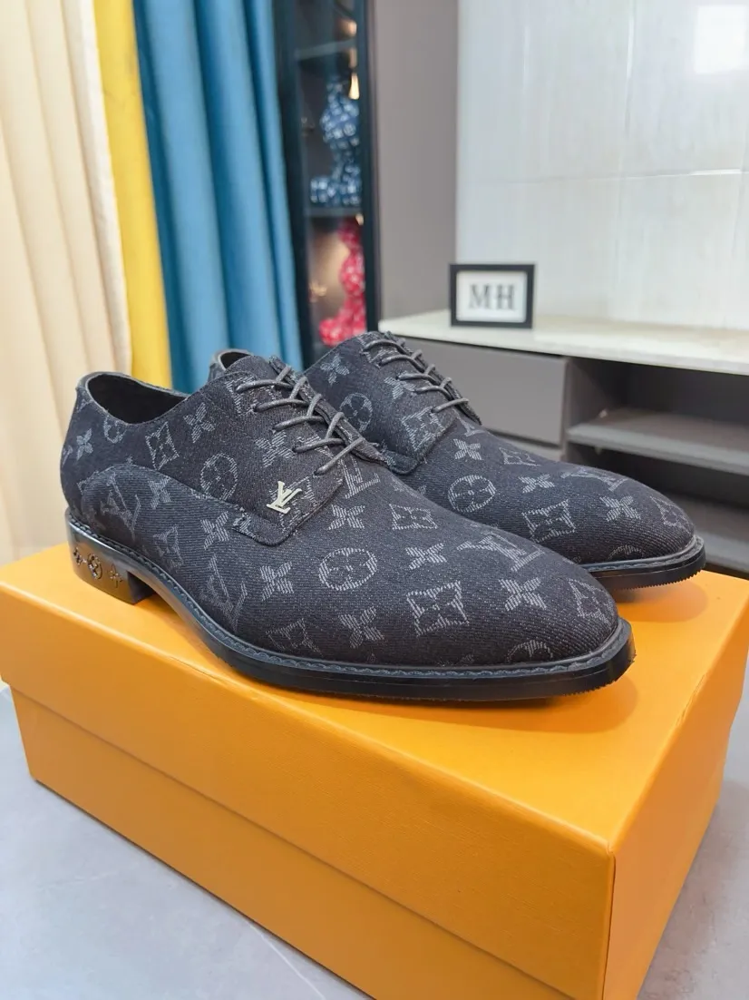 Ex-factory price 720🌹🌹High version [LV] Louis Vuitton's popular casual leather shoes🎖Fashionable and elegant🎖🎖Material: Original imported open-edge beaded cowhide, washed cowhide leather lining, original open-molded rubber outsole, high-end and classy, ​​elegant quality, instantly transforming into a handsome man ❤❤Standard\nNumber: 38-44